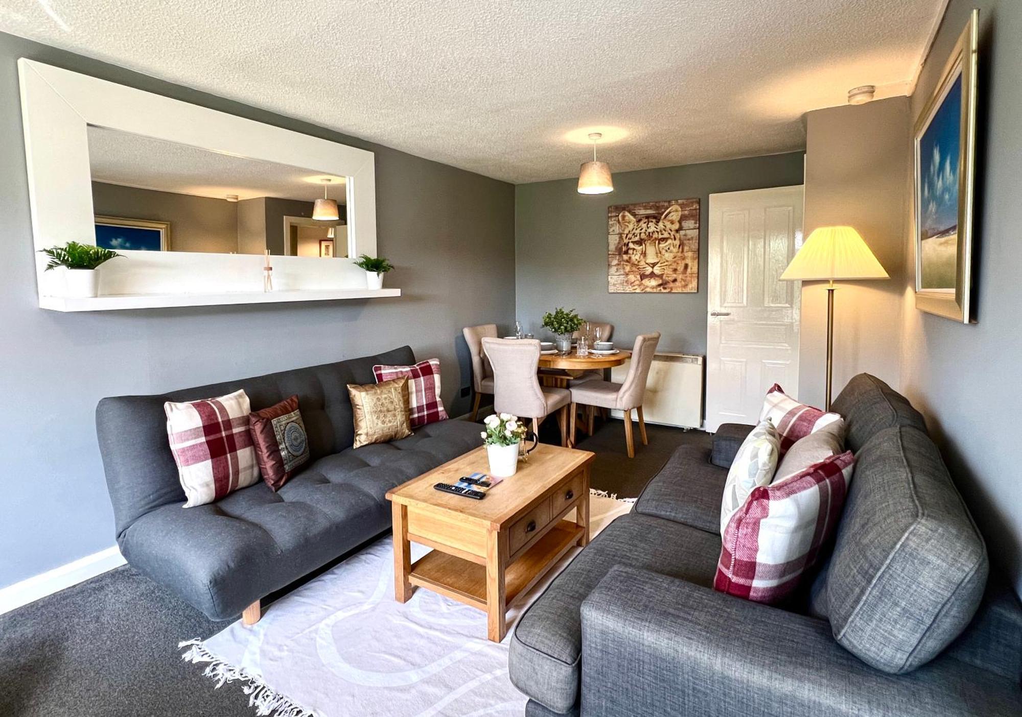 Spacious 2 Bed-Flat In Glasgow City - Free Parking Exterior photo