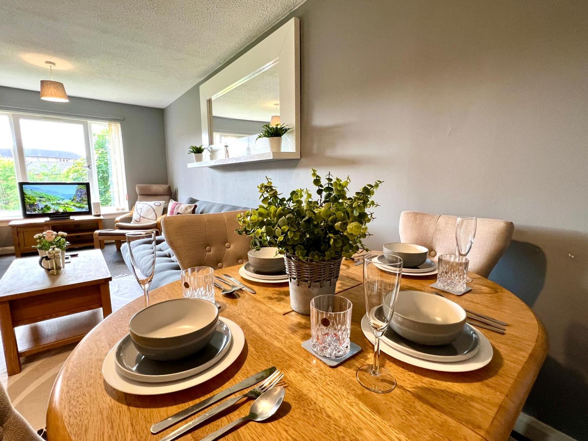 Spacious 2 Bed-Flat In Glasgow City - Free Parking Exterior photo